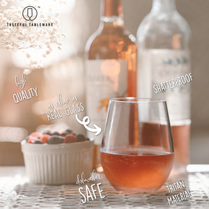 Set of 4 plastic wine glasses