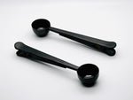 Black finished coffee measuring scoop with bag clip (set of 2)
